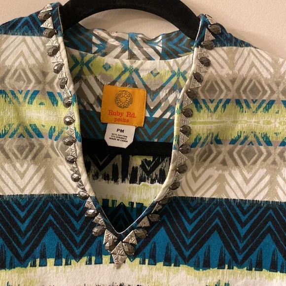 Ruby Rd. Petite Top - Picture 2 of 5